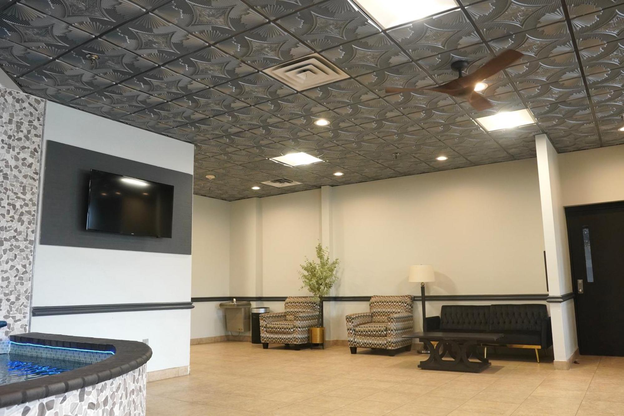 American Inn & Suites Waterford Buitenkant foto