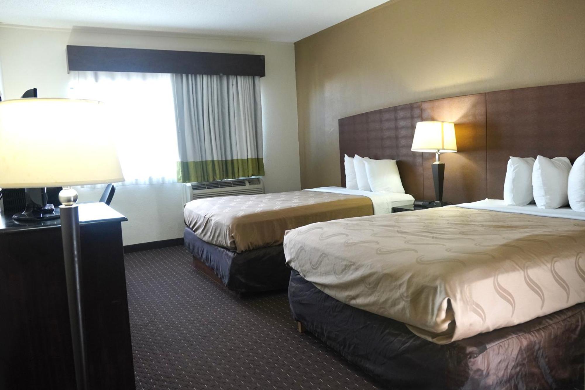 American Inn & Suites Waterford Buitenkant foto