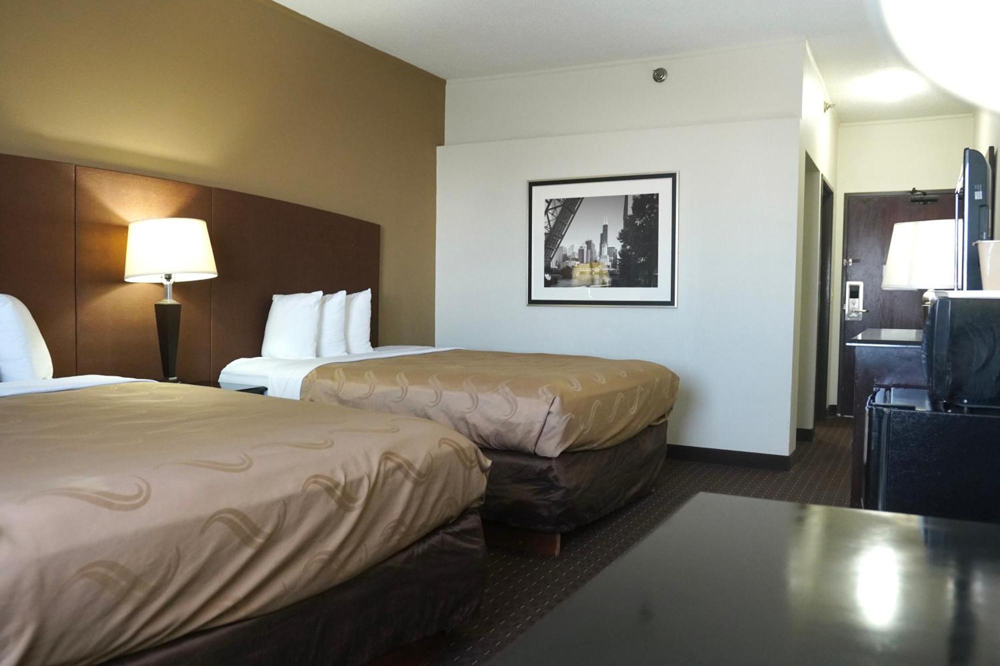 American Inn & Suites Waterford Buitenkant foto