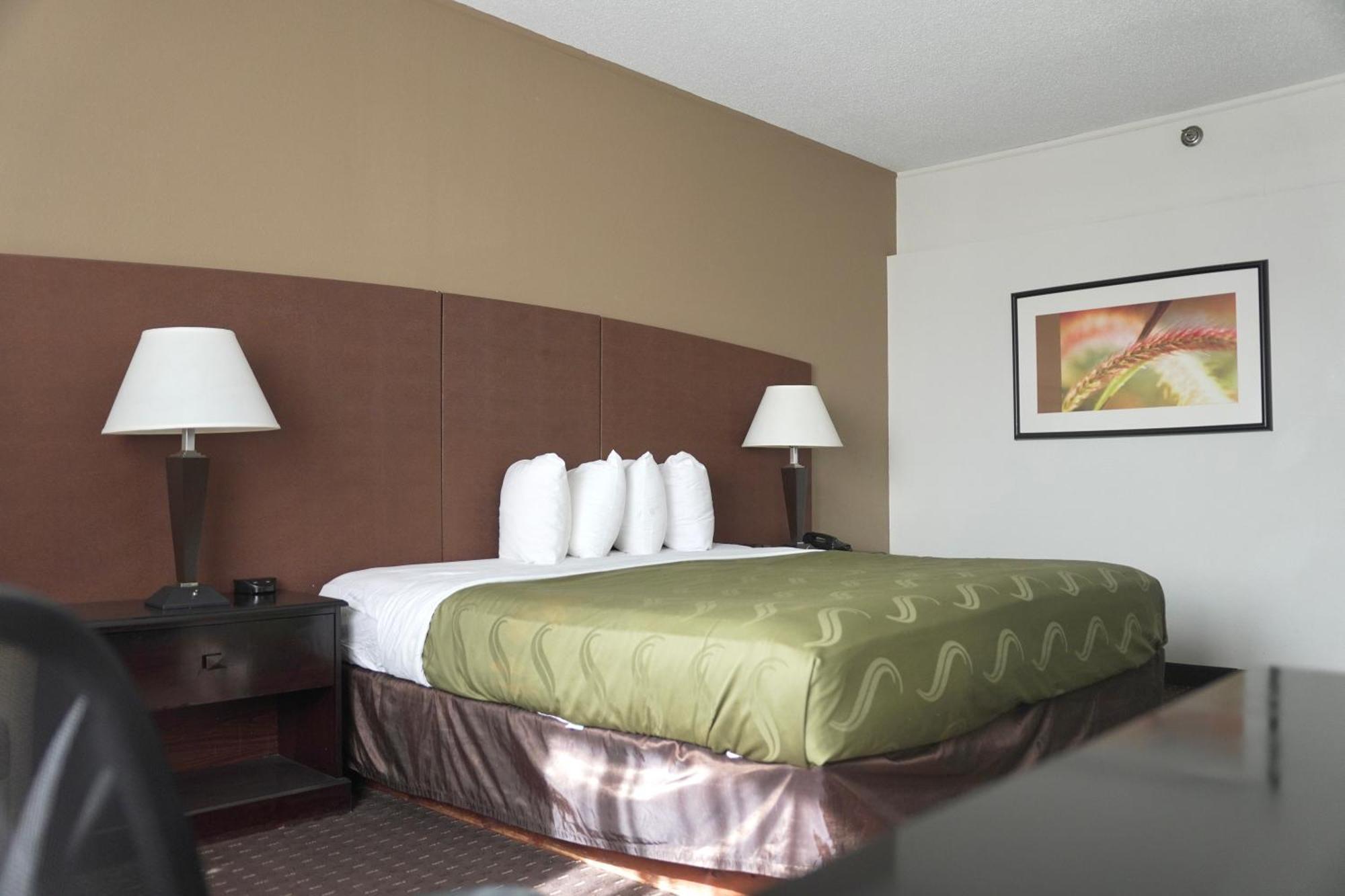 American Inn & Suites Waterford Kamer foto