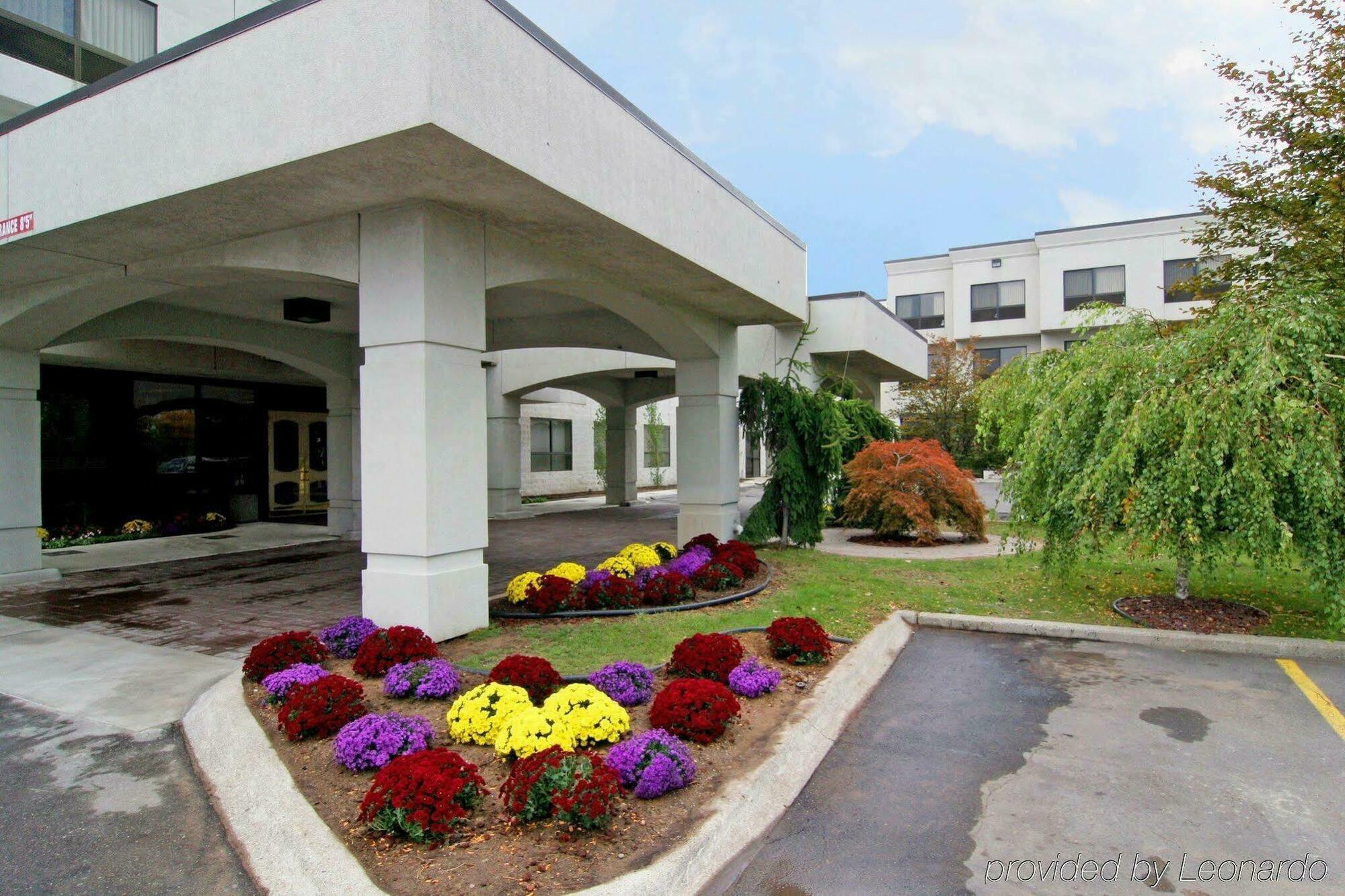 American Inn & Suites Waterford Buitenkant foto