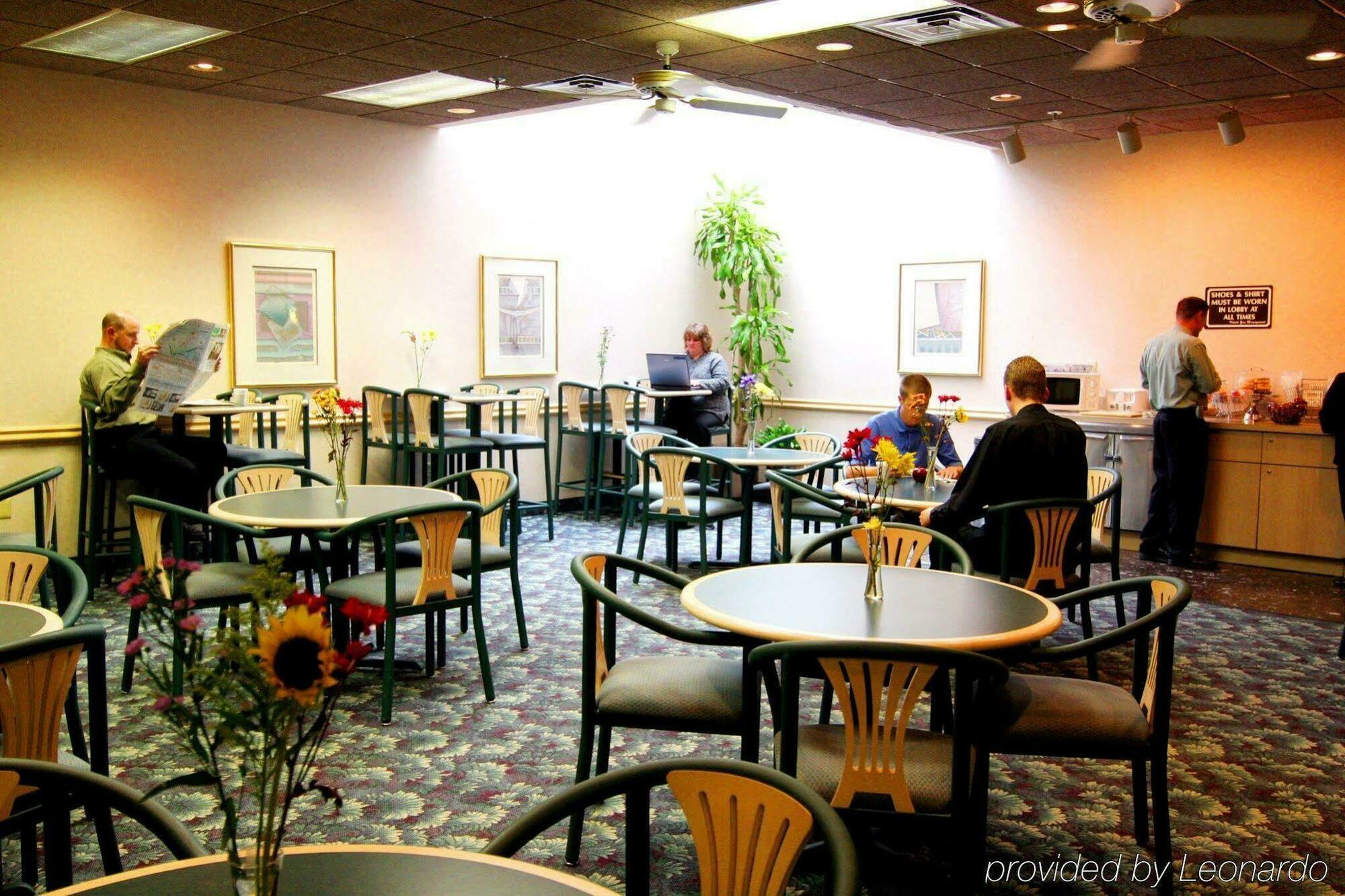 American Inn & Suites Waterford Buitenkant foto